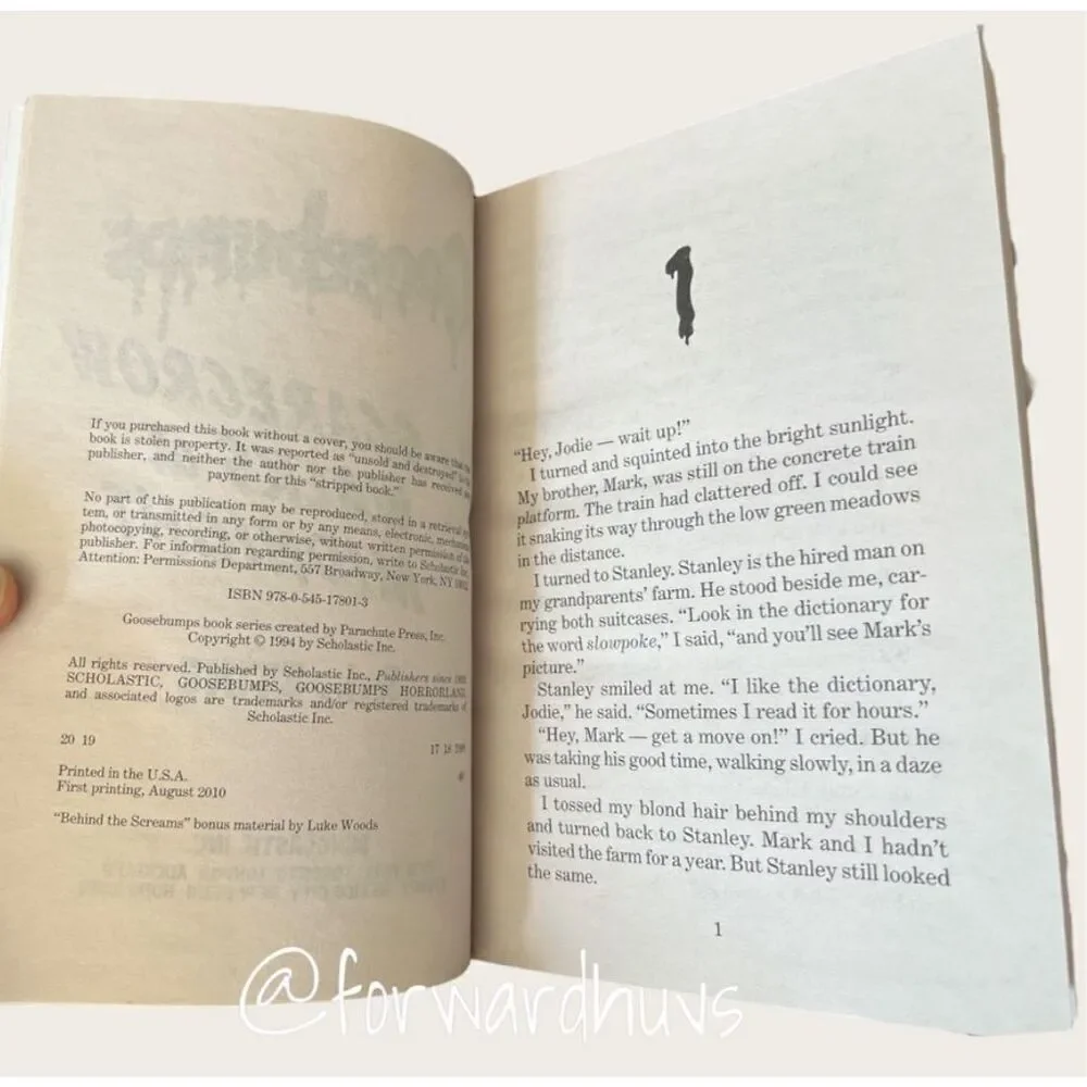 Goosebumps | R.L. Stine | The Scarecrow Walks at Midnight | 2010